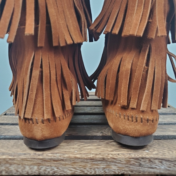 Minnetonka Three-Layer fringe suede boots Size 9 - Picture 7 of 10
